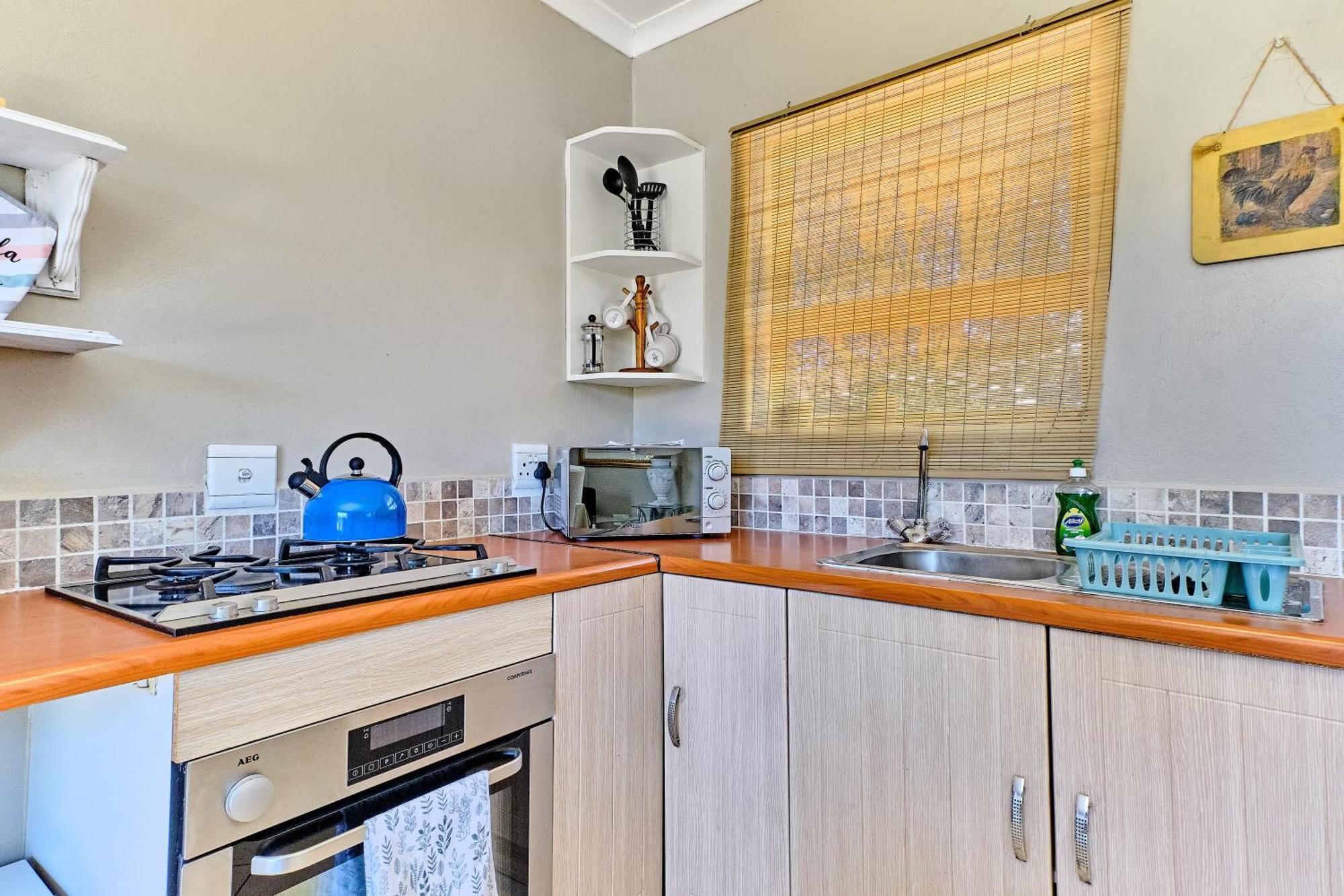 Large 1 Bedroom Cottage, 15 Min From Or Tambo Airport, With Backup Power And Water Germiston Luaran gambar
